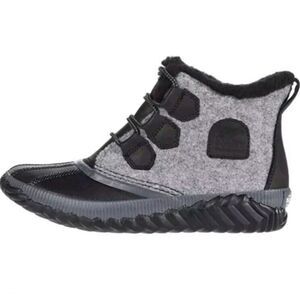 Sorel Gray and Black Women's Ankle Booties size 8.5